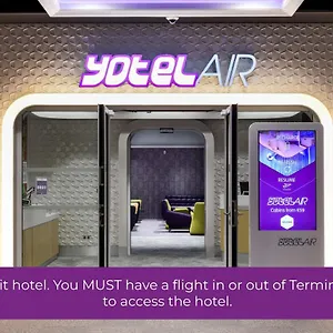 Yotelair Paris Cdg - Transit - Terminal 2e 3*, Le Mesnil-Amelot France
